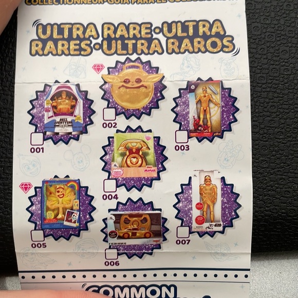 Disney Mini Brands - ULTRA RARE - Golden Storm Trooper - Picture 4 of 6